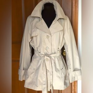 NWOT CGCG sL trench coat